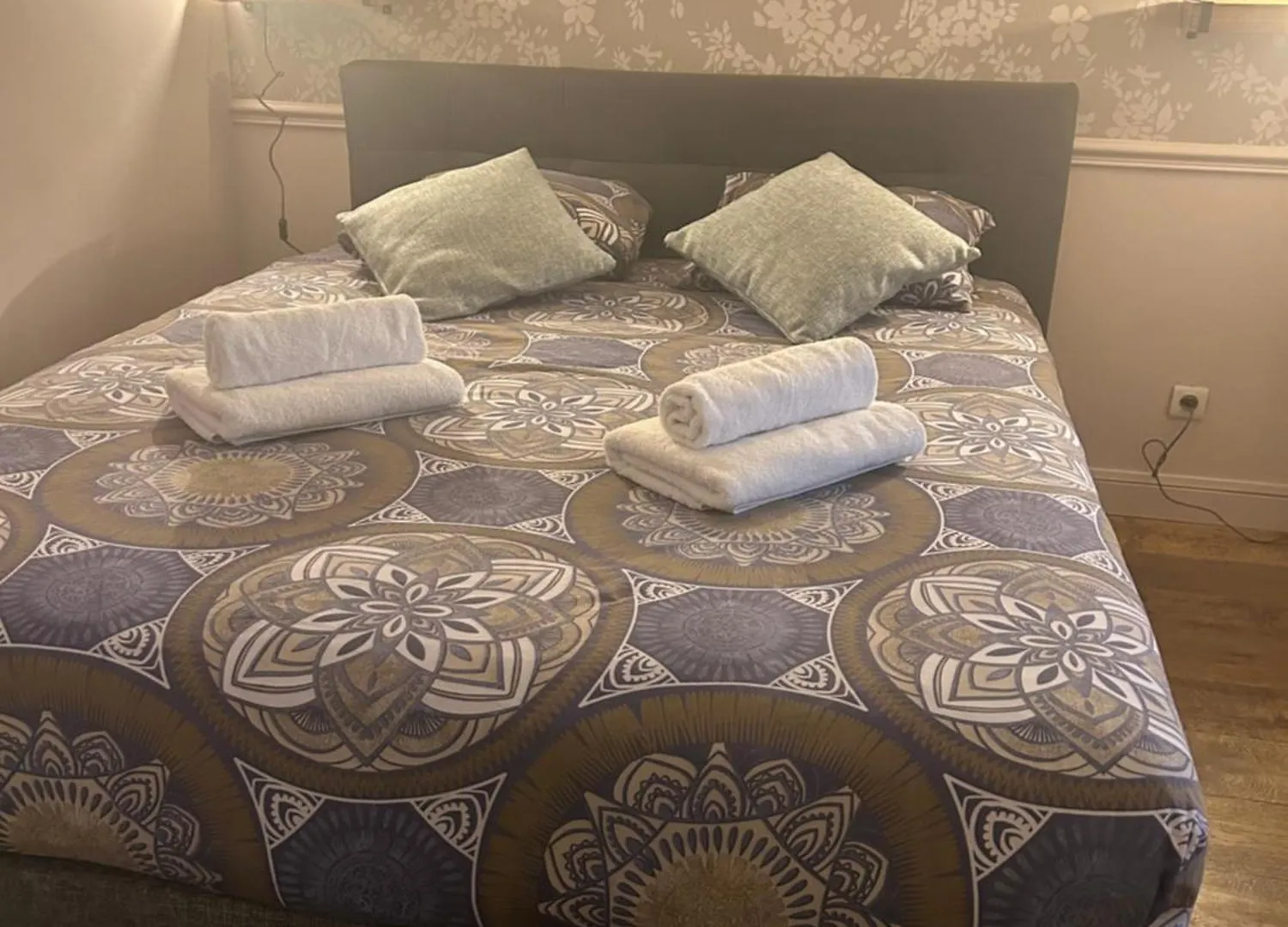Ancien Atelier Parisien Grand 2 Pieces Apartment