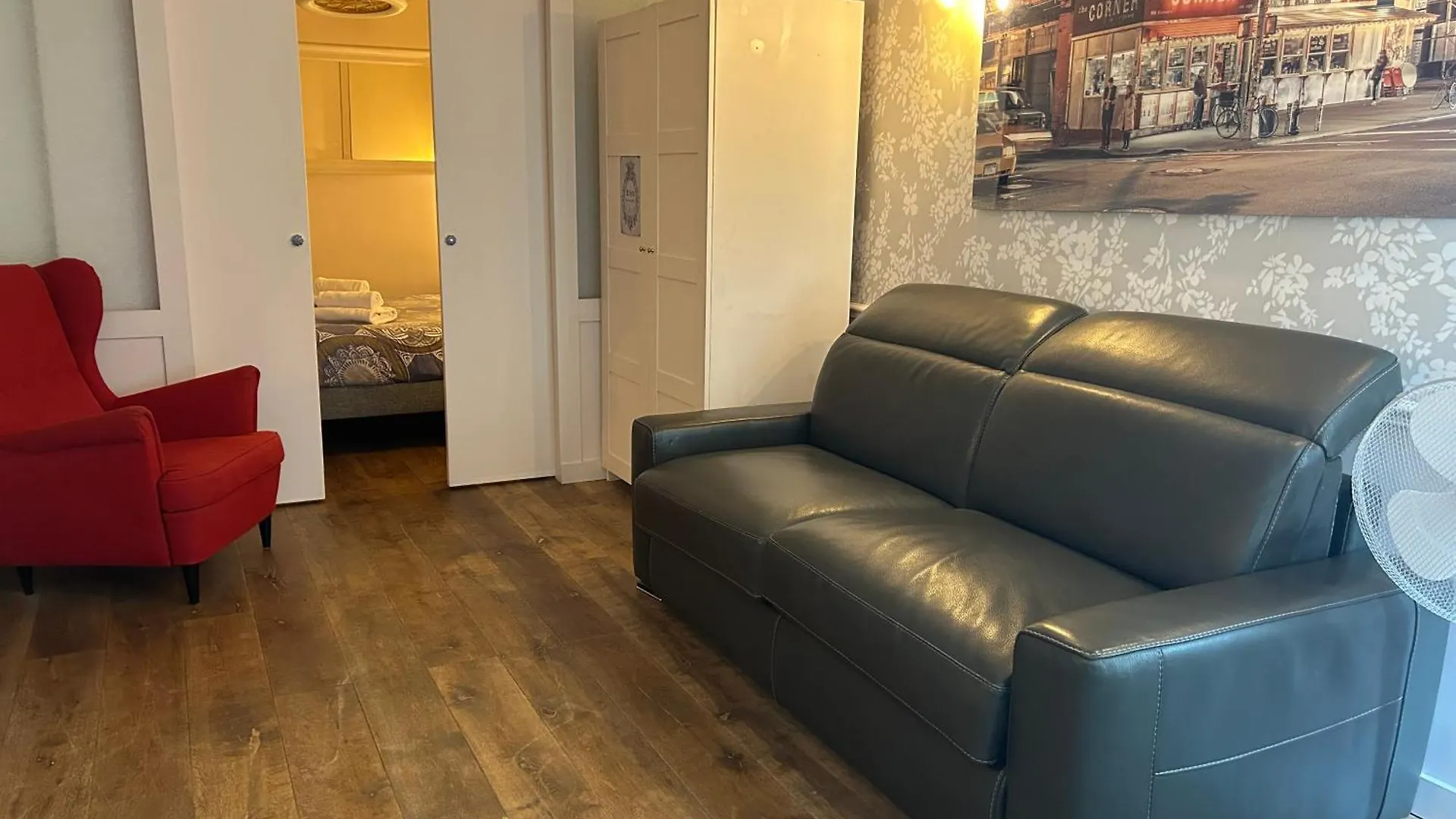 Ancien Atelier Parisien Grand 2 Pieces Apartment 0*, Paris France